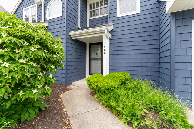 $275,000 | 7688 Harbour Isle, Indianapolis, IN 46240