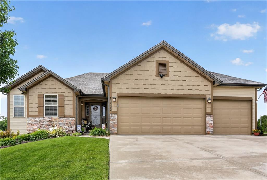 13300 North Copper Ridge Drive Platte City, MO 64079 - Photo 1 of 36