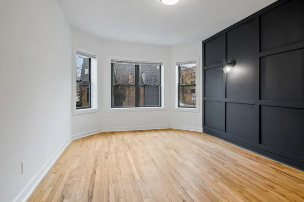 $1,995 | 1904 North Whipple Street, Unit 101, Chicago, IL 60647
