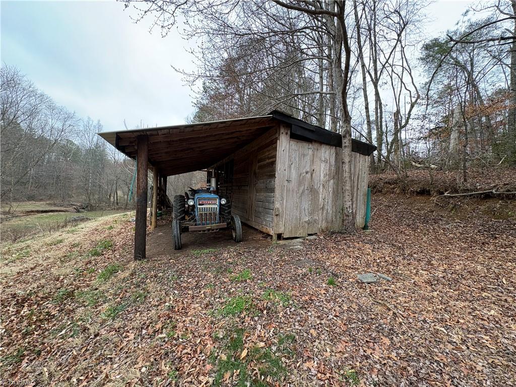 329 Graystone Road Mount Airy, NC 27030 - Photo 14 of 30