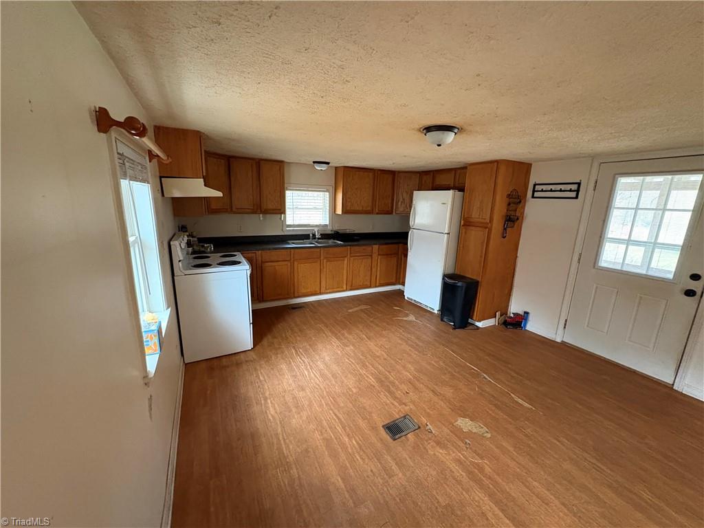 329 Graystone Road Mount Airy, NC 27030 - Photo 5 of 30