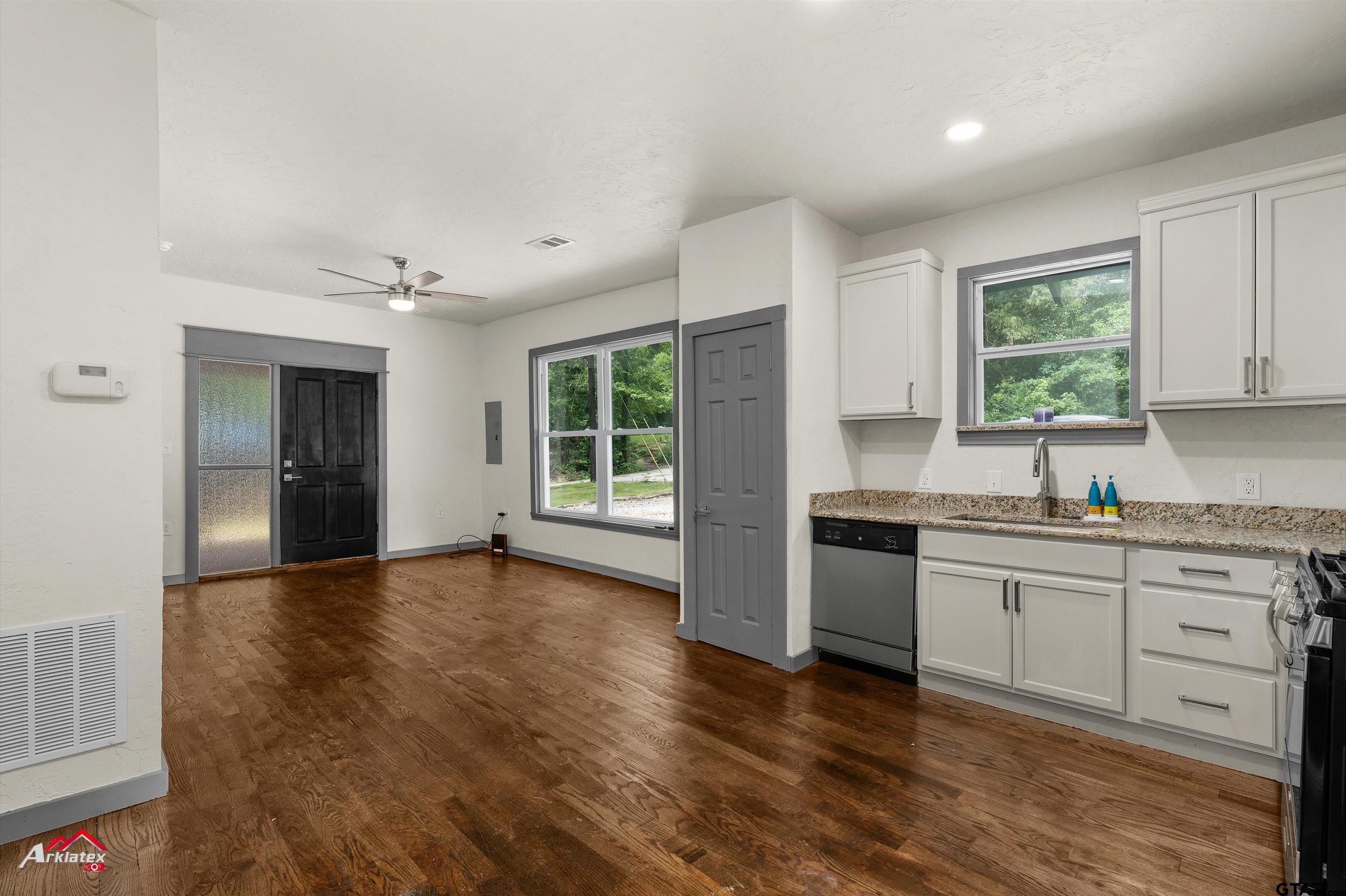 200 Jenkins Street Henderson, TX 75652 - Photo 23 of 25