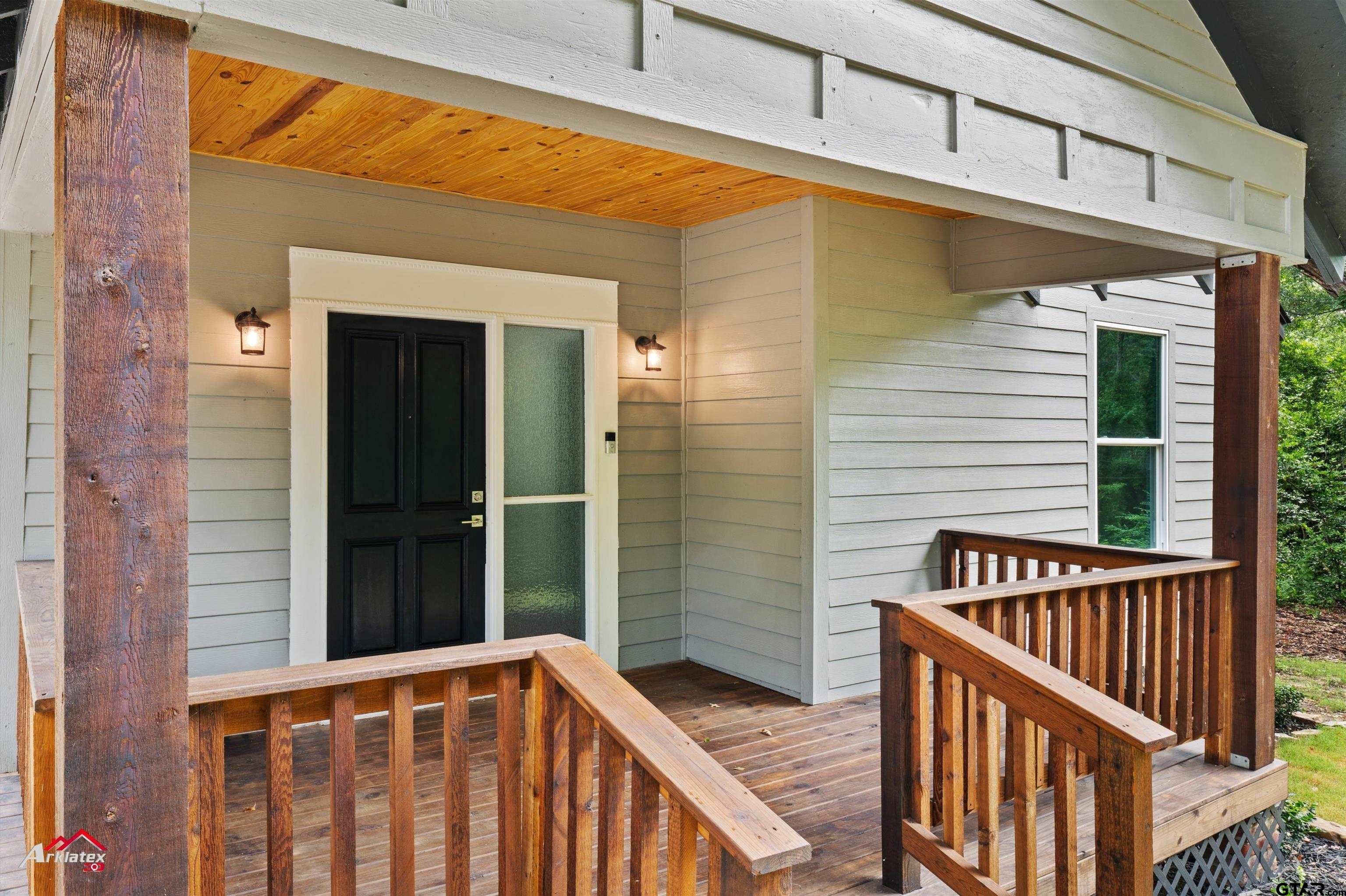 200 Jenkins Street Henderson, TX 75652 - Photo 10 of 25 a view of balcony with wooden floor