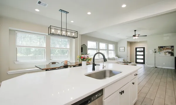 $2,900 | 320 Rise Lane, Montgomery, TX 77316