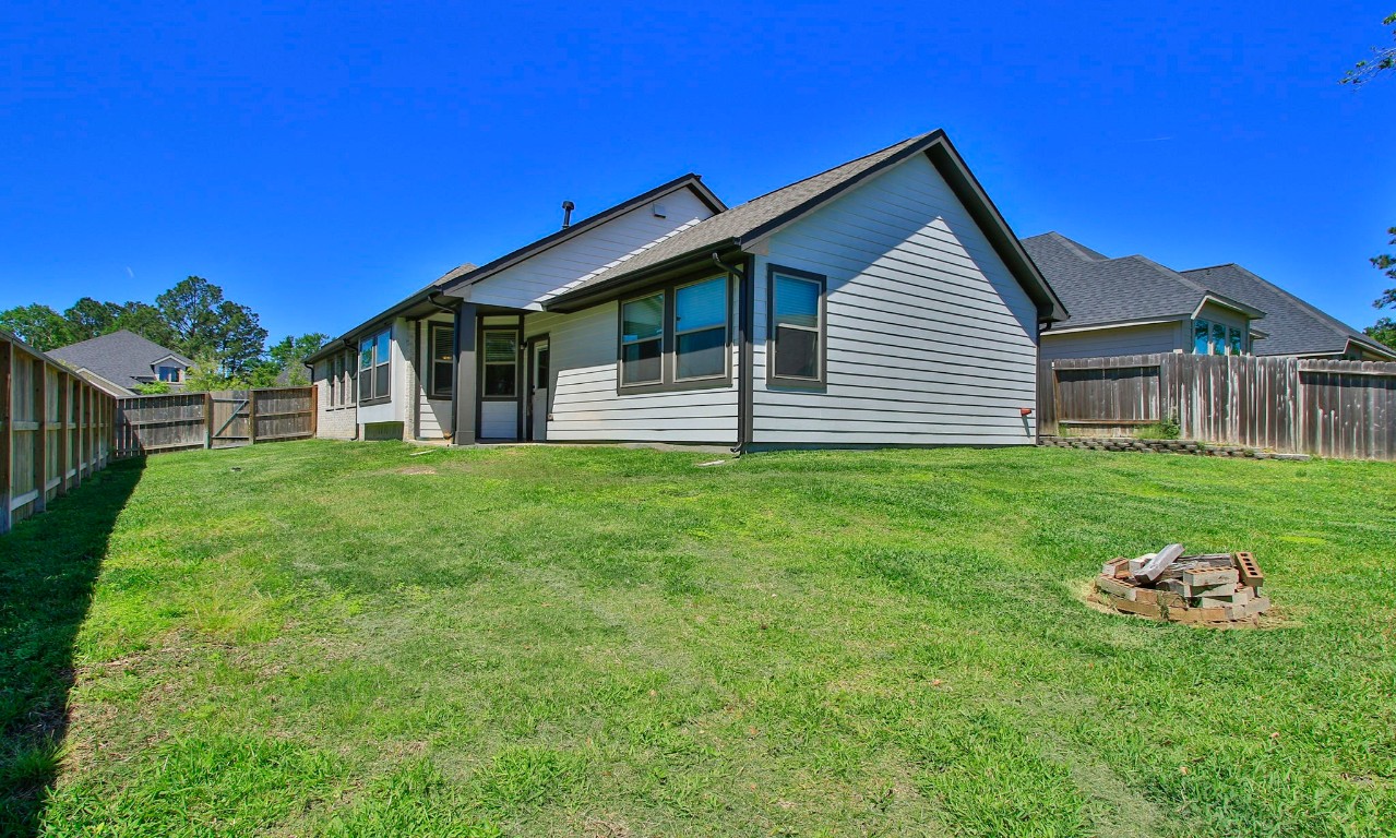 320 Rise Lane Montgomery, TX 77316 - Photo 36 of 43