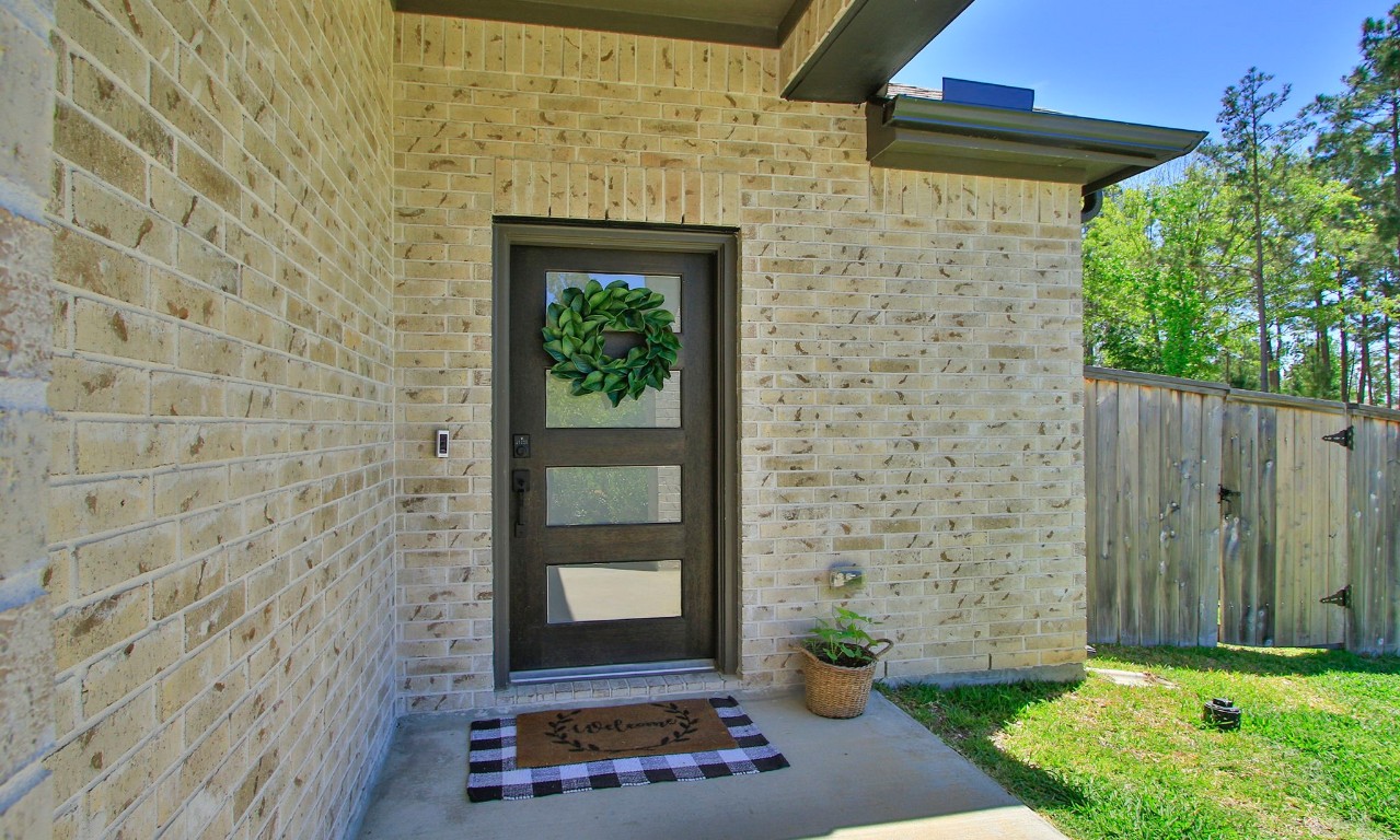 320 Rise Lane Montgomery, TX 77316 - Photo 5 of 43