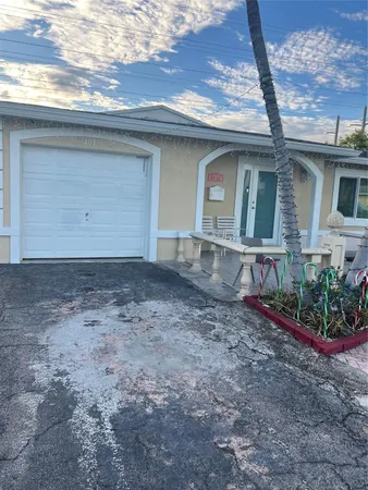 $900 | 1403 Broadmoor, North Lauderdale, FL 33068