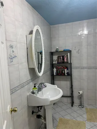 $900 | 1403 Broadmoor, North Lauderdale, FL 33068