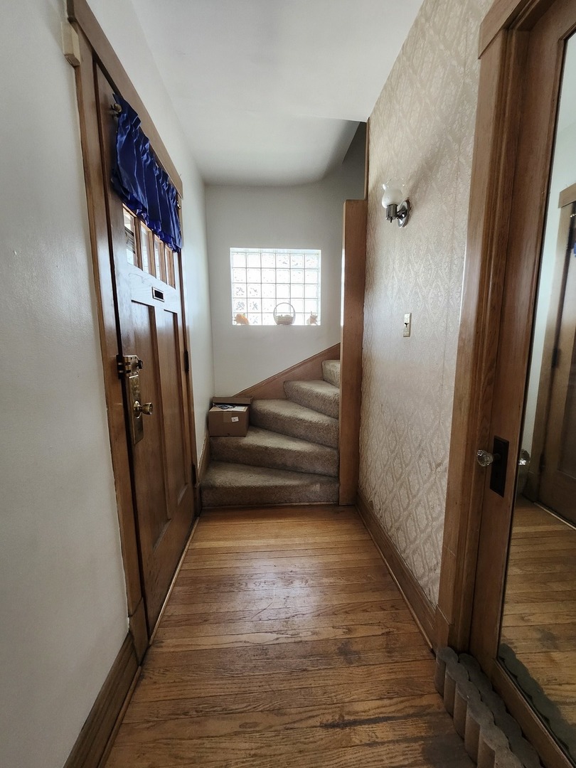 5036 West Addison Street Chicago, IL 60641 - Photo 3 of 35 Gallery Image 3