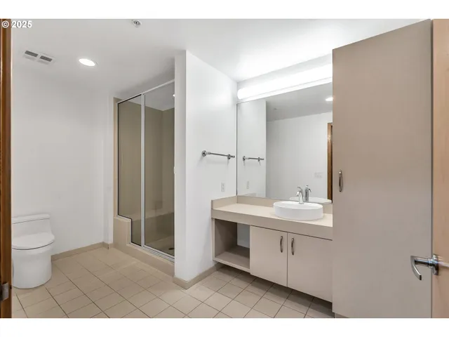 $250,000 | 1255 Northwest 9th Avenue, Unit 217, Portland, OR 97209