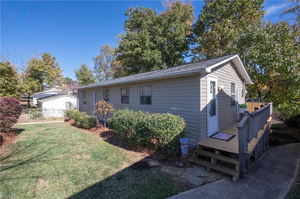 2136 Riverview Rd Extension Lexington, NC 27292 - Photo 9 of 43