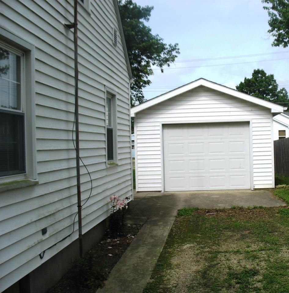 1321 Mix Avenue Decatur, IN 46733 - Photo 3 of 17