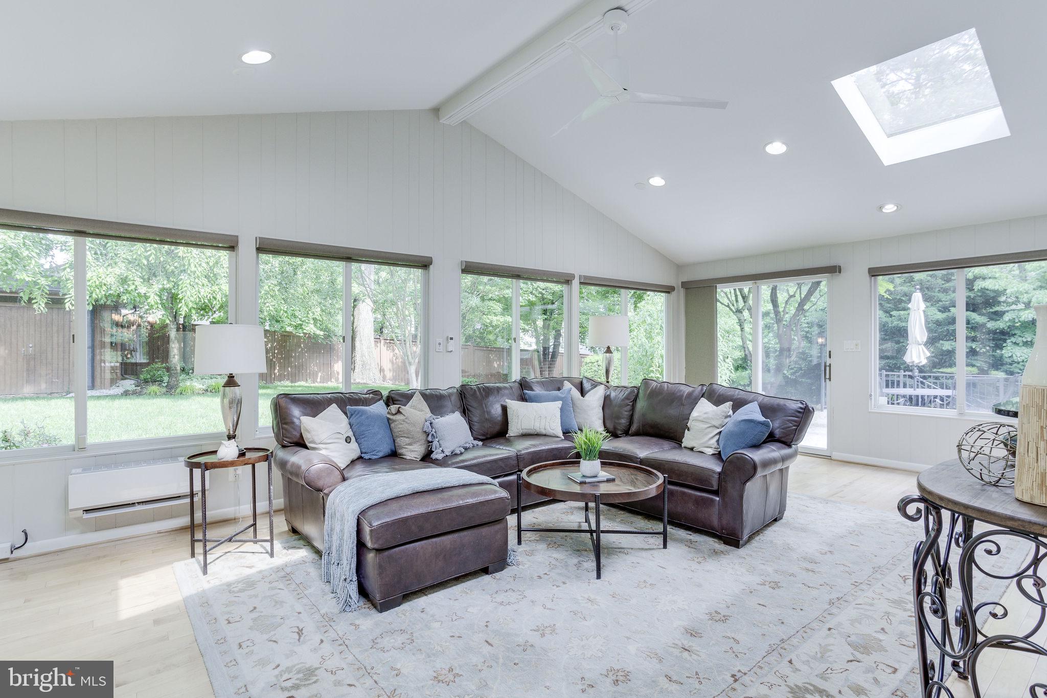 1722 Fairview Avenue McLean, VA 22101 - Photo 19 of 38 Sun Room/Family Room