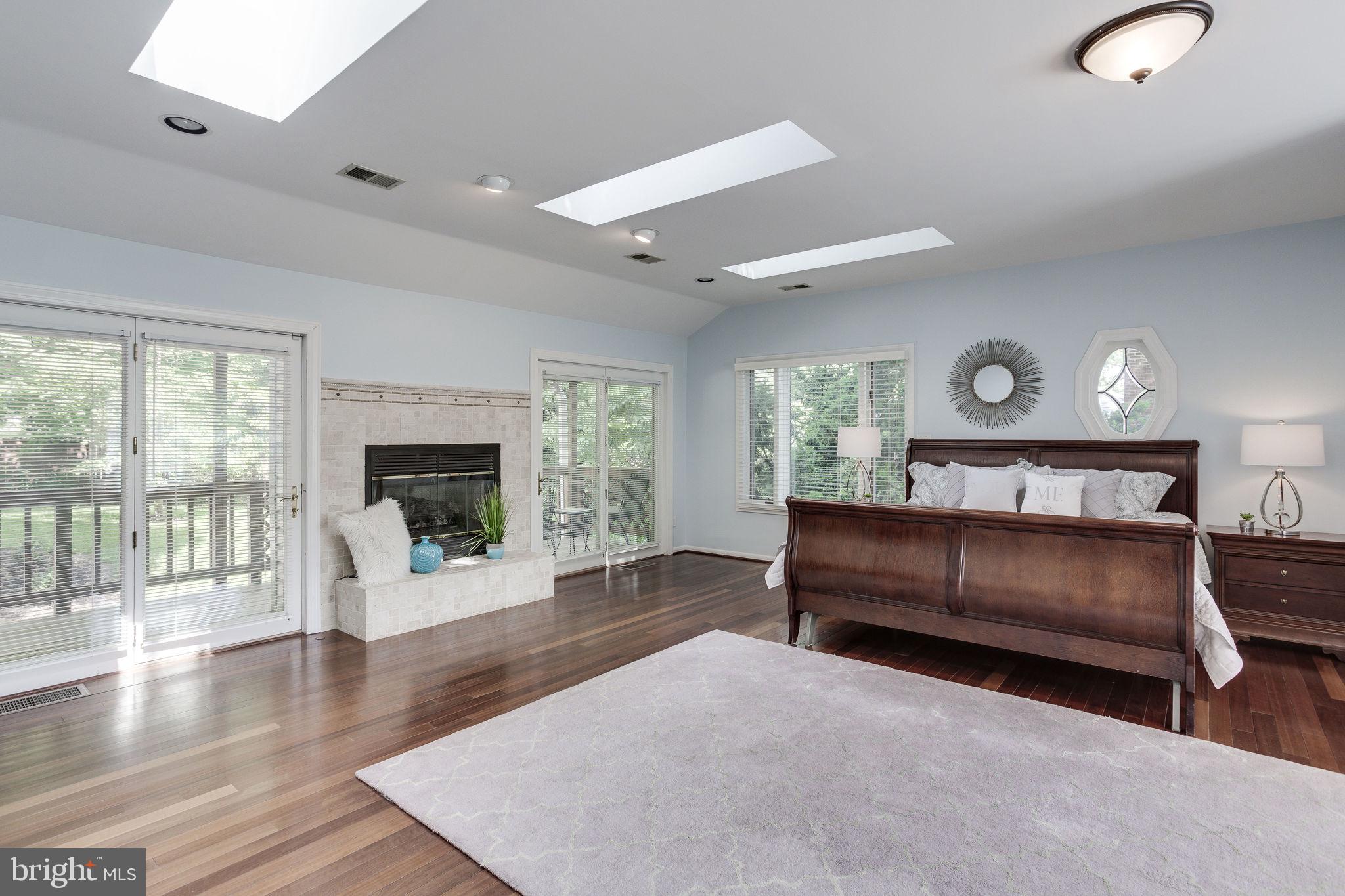 1722 Fairview Avenue McLean, VA 22101 - Photo 22 of 38 Master Bedroom suite