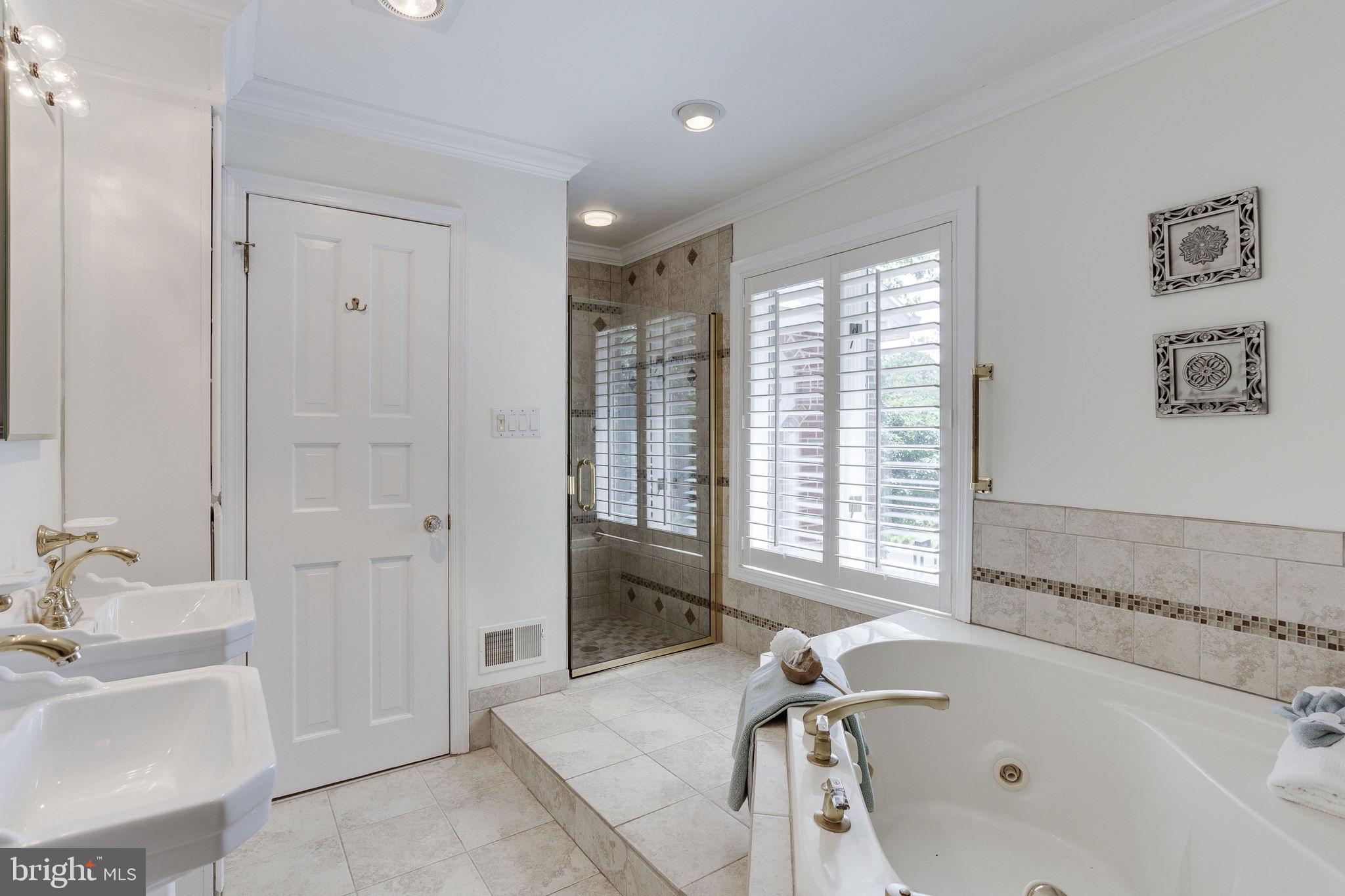 1722 Fairview Avenue McLean, VA 22101 - Photo 26 of 38 Master Bathroom