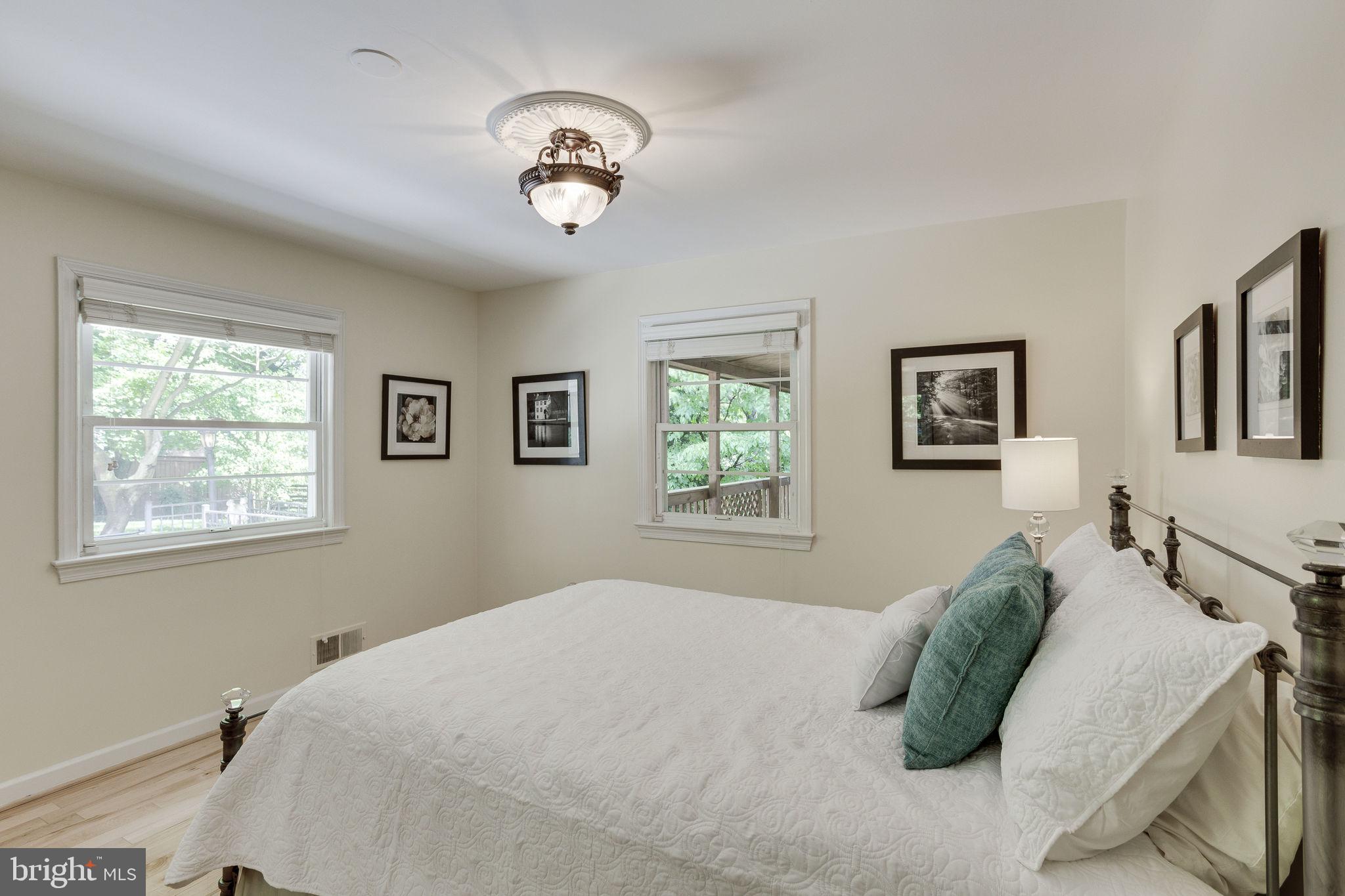 1722 Fairview Avenue McLean, VA 22101 - Photo 31 of 38 Guest Bedroom on Upper Level