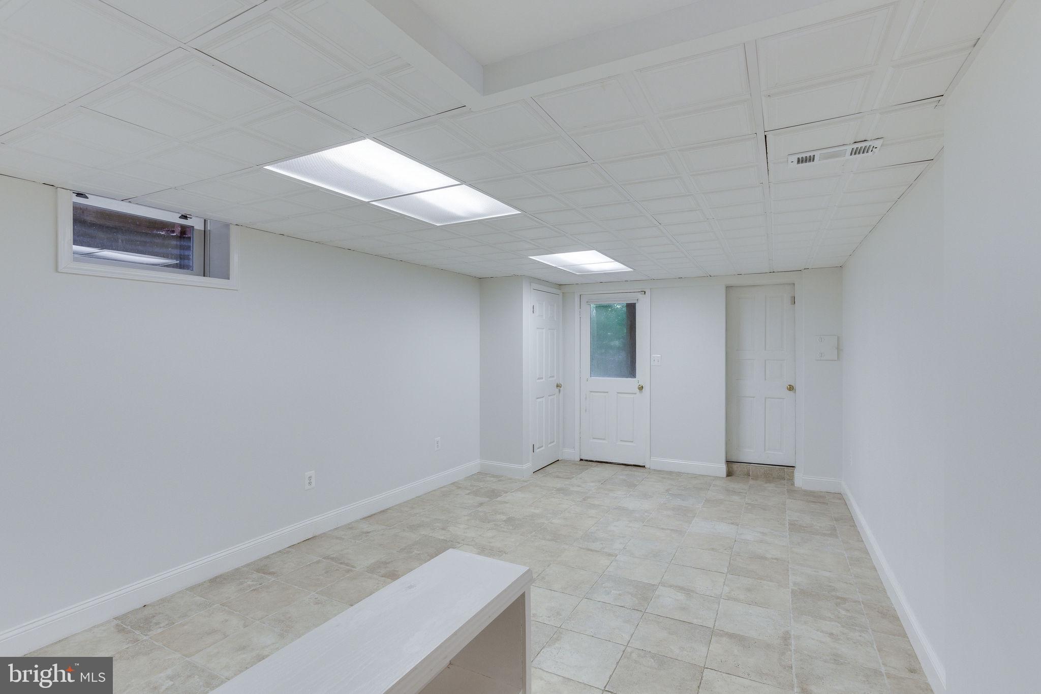 1722 Fairview Avenue McLean, VA 22101 - Photo 9 of 38
