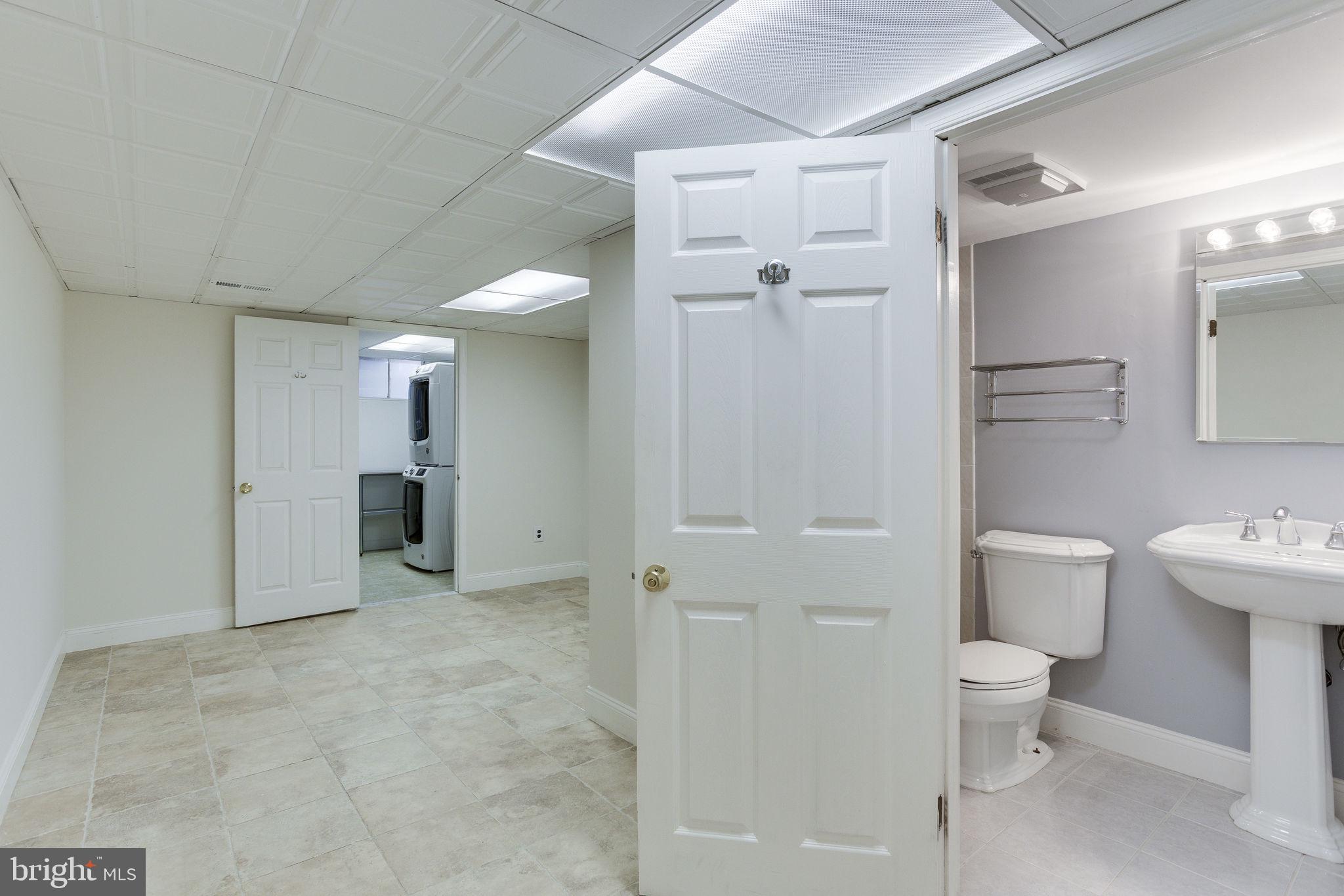 1722 Fairview Avenue McLean, VA 22101 - Photo 10 of 38 Den/Study