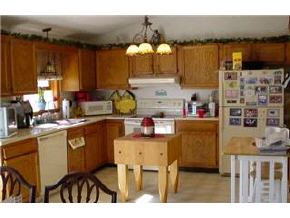 51 Lawrence Road Derry, NH 03038 - Photo 3 of 5
