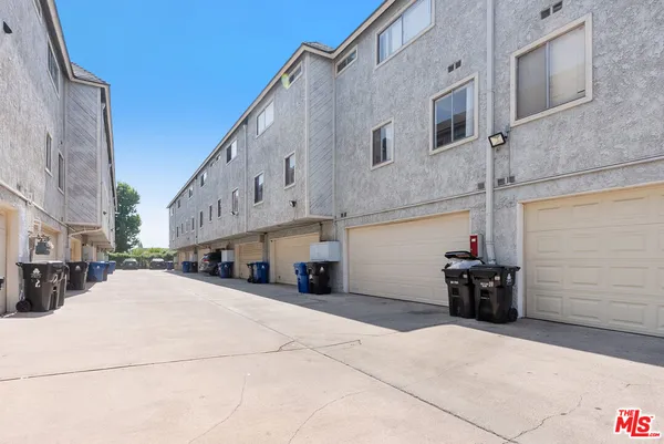 $459,000 | 8936 Willis Avenue, Unit 11, Panorama City, CA 91402