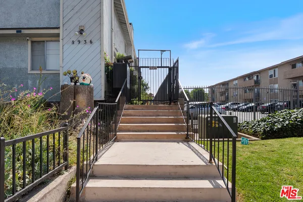 $464,000 | 8936 Willis Avenue, Unit 11, Panorama City, CA 91402