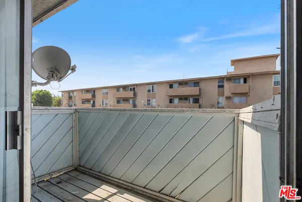 $464,000 | 8936 Willis Avenue, Unit 11, Panorama City, CA 91402