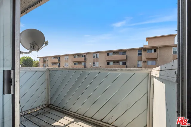 a close view of kitchen sink