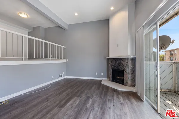 $464,000 | 8936 Willis Avenue, Unit 11, Panorama City, CA 91402