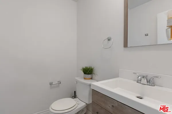 $464,000 | 8936 Willis Avenue, Unit 11, Panorama City, CA 91402