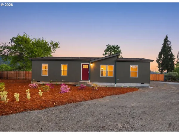 $344,900 | 1551 A Street, Springfield, OR 97477