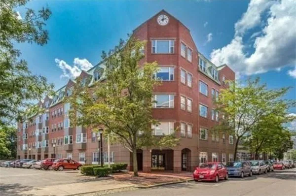 $2,900 | 289 Essex Street, Unit 407, Salem, MA 01970