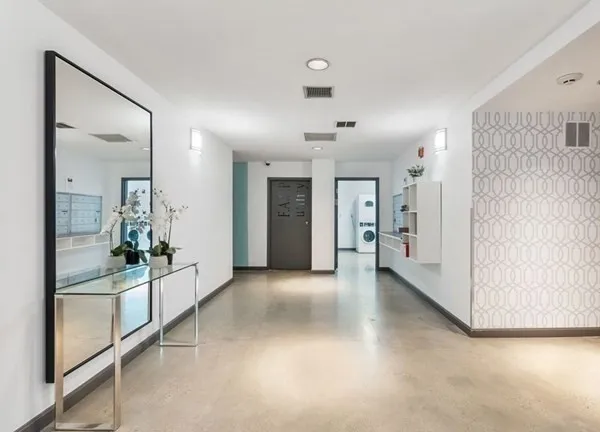 $2,900 | 289 Essex Street, Unit 407, Salem, MA 01970