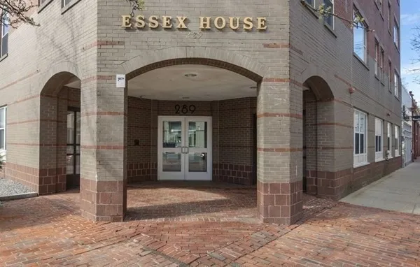 $2,900 | 289 Essex Street, Unit 407, Salem, MA 01970