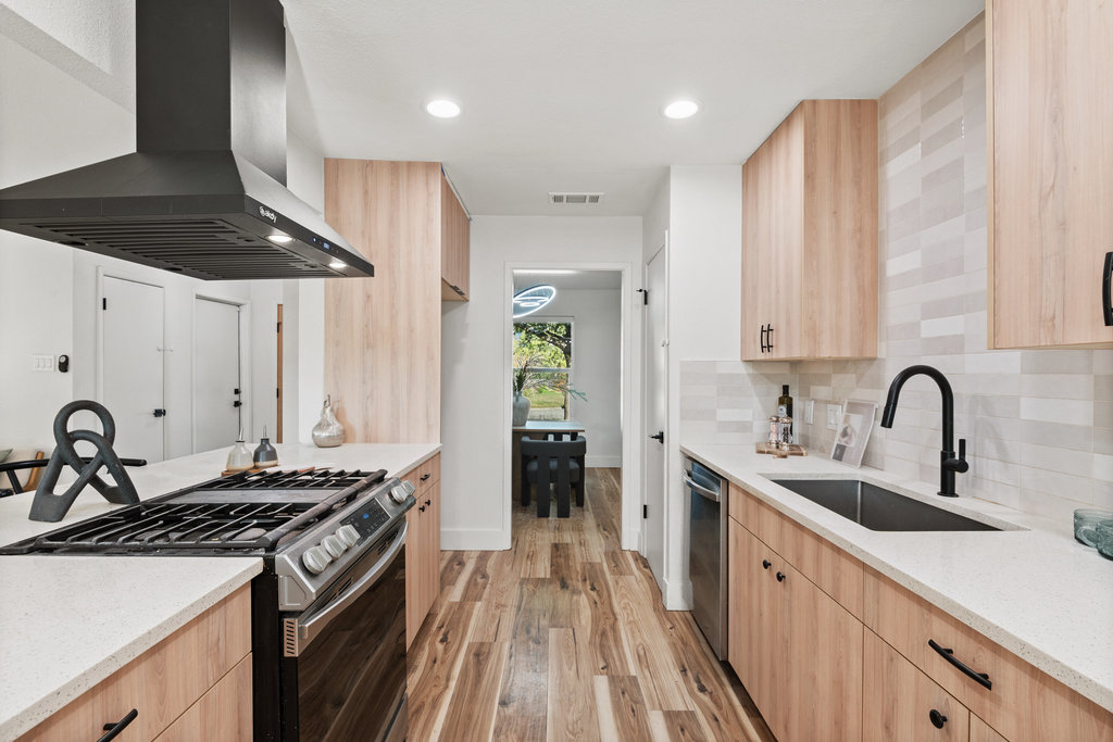 2807 Cornish Circle Austin, TX 78745 - Photo 15 of 40