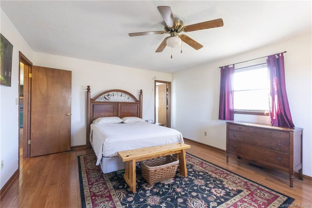 98 Gibbs Road Leicester, NC 28748 - Photo 11 of 40 Gallery Image 11