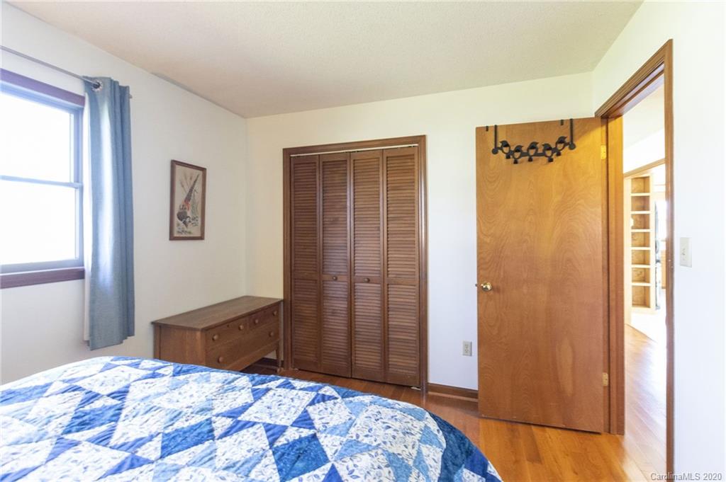 98 Gibbs Road Leicester, NC 28748 - Photo 15 of 40 Gallery Image 15