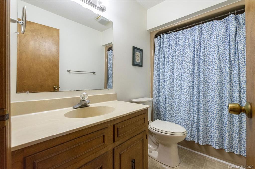 98 Gibbs Road Leicester, NC 28748 - Photo 16 of 40 Gallery Image 16