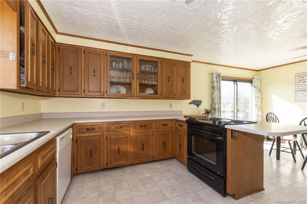 98 Gibbs Road Leicester, NC 28748 - Photo 21 of 40 Gallery Image 21
