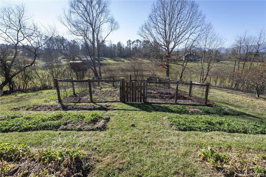 98 Gibbs Road Leicester, NC 28748 - Photo 29 of 40 Gallery Image 29