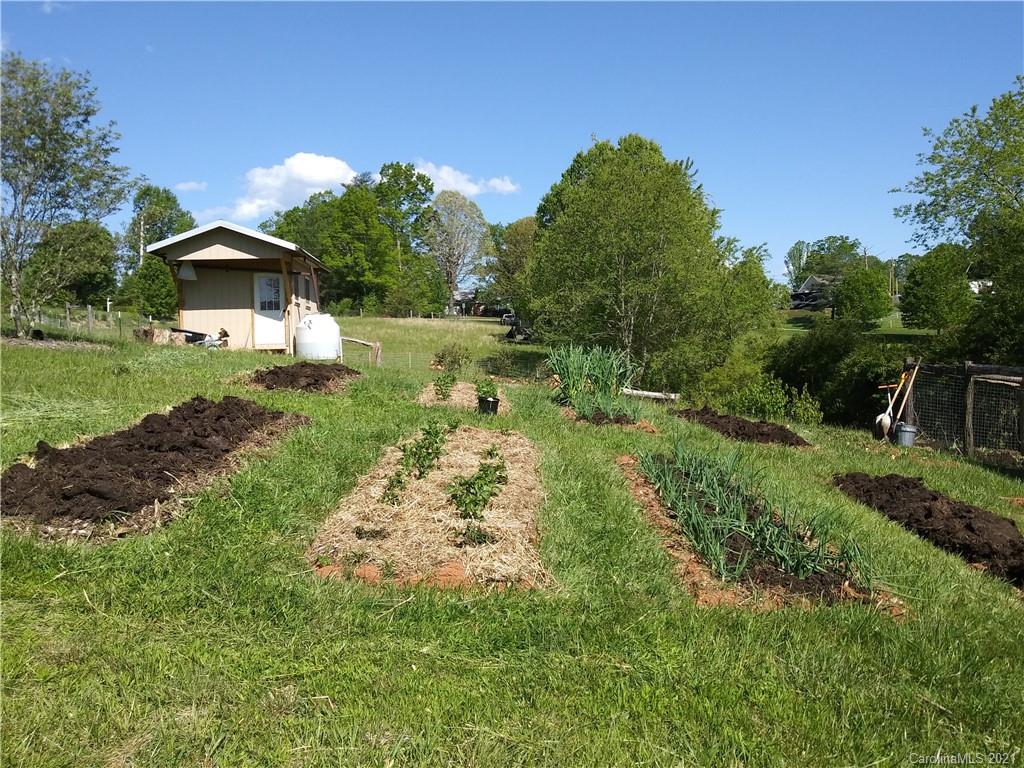 98 Gibbs Road Leicester, NC 28748 - Photo 38 of 40 Gallery Image 38