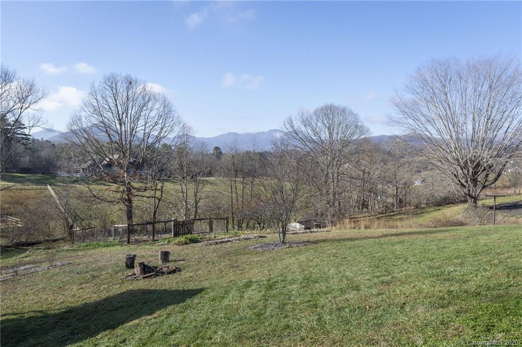 98 Gibbs Road Leicester, NC 28748 - Photo 6 of 40 Gallery Image 6