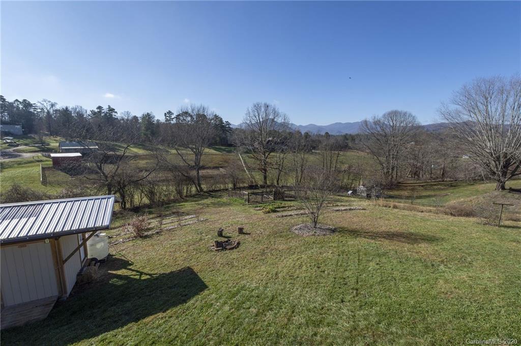 98 Gibbs Road Leicester, NC 28748 - Photo 7 of 40 Gallery Image 7