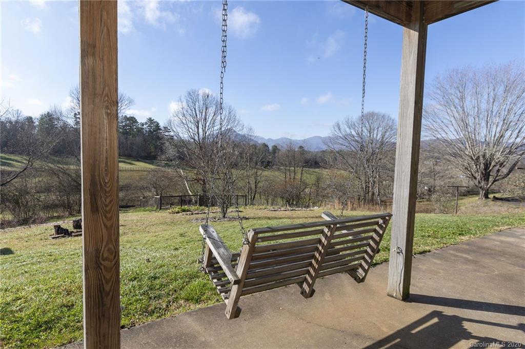 98 Gibbs Road Leicester, NC 28748 - Photo 9 of 40 Gallery Image 9
