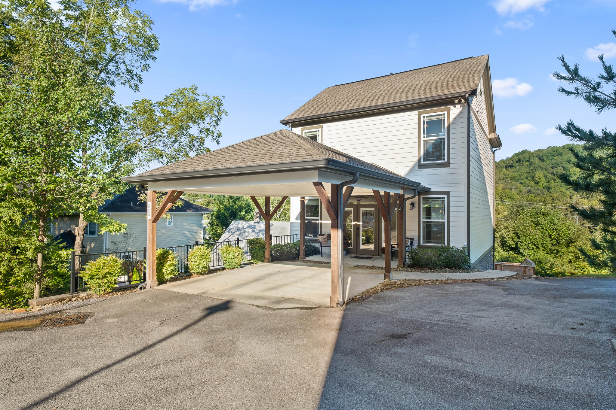809 Stellar View Chattanooga, TN 37405 - Photo 1 of 37 Stellar-41