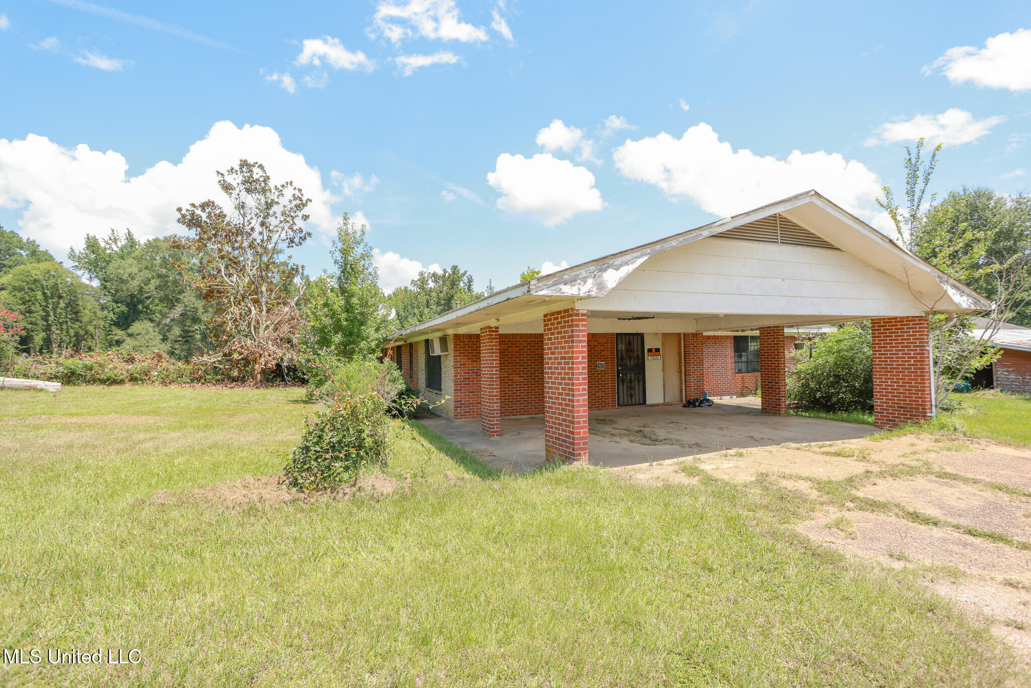 7825 Old Hillsboro Road Forest, MS 39074 - Photo 2 of 44 IMG_1884