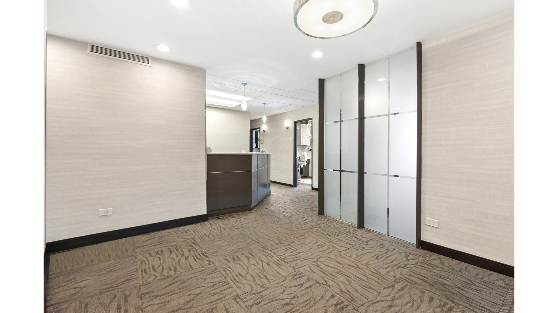 150 East 69th Street, Unit 2R Manhattan, NY 10021 - Photo 3 of 8