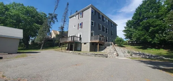 $1,875 | 86 Pinehurst Avenue, Unit 1, Auburn, MA 01501