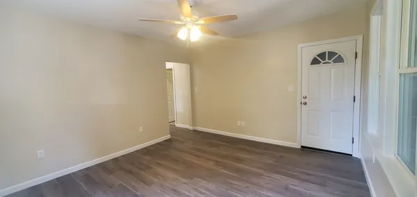 $1,875 | 86 Pinehurst Avenue, Unit 1, Auburn, MA 01501