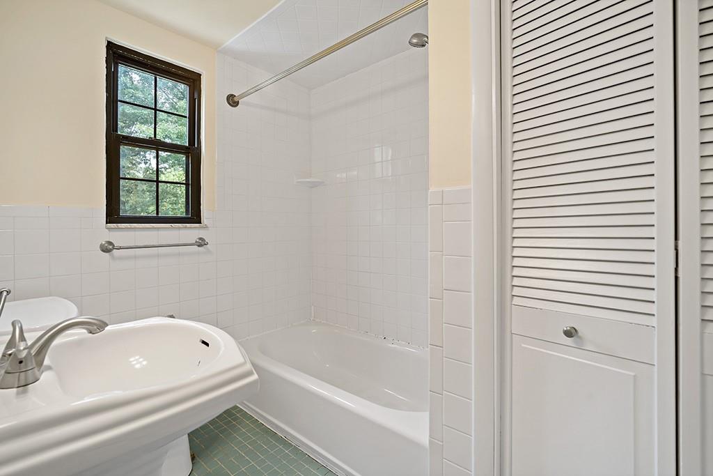 641 Bower Hill Road Pittsburgh, PA 15243 - Photo 14 of 25 Gallery Image 14