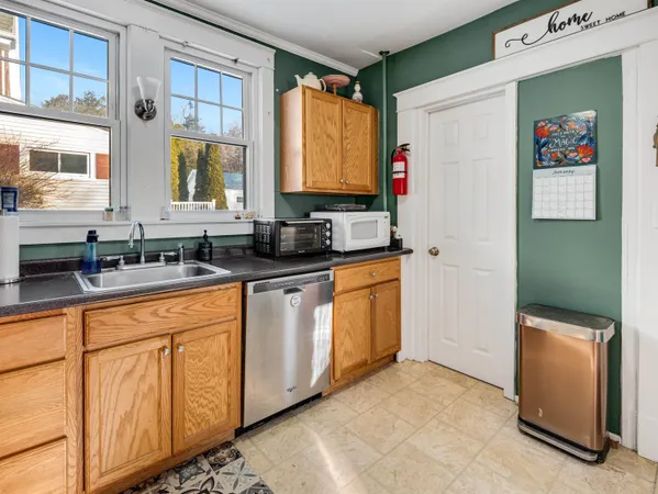 $190,000 | 64 Bellevue Avenue, Rutland, VT 05701